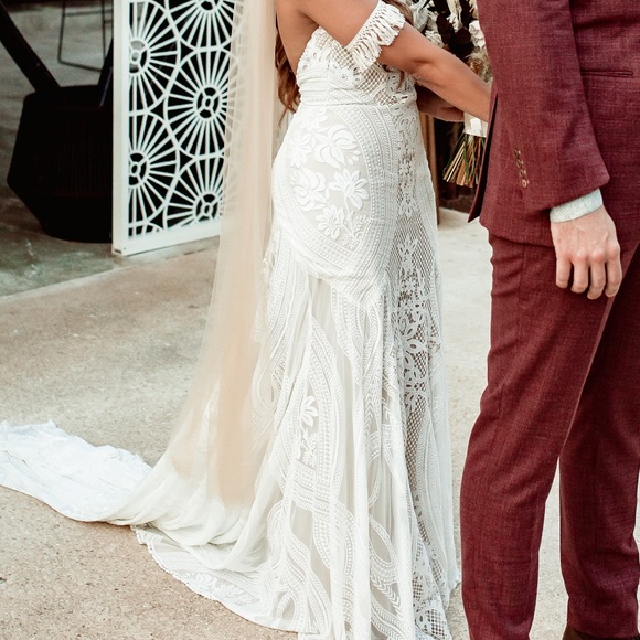 SOLD Rue de seine - ADARA WEDDING DRESS - Picture 6 of 8